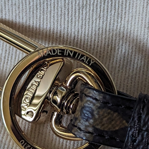 LV Game On Heart Bag Charm/Key Holder - Picture 6 of 8